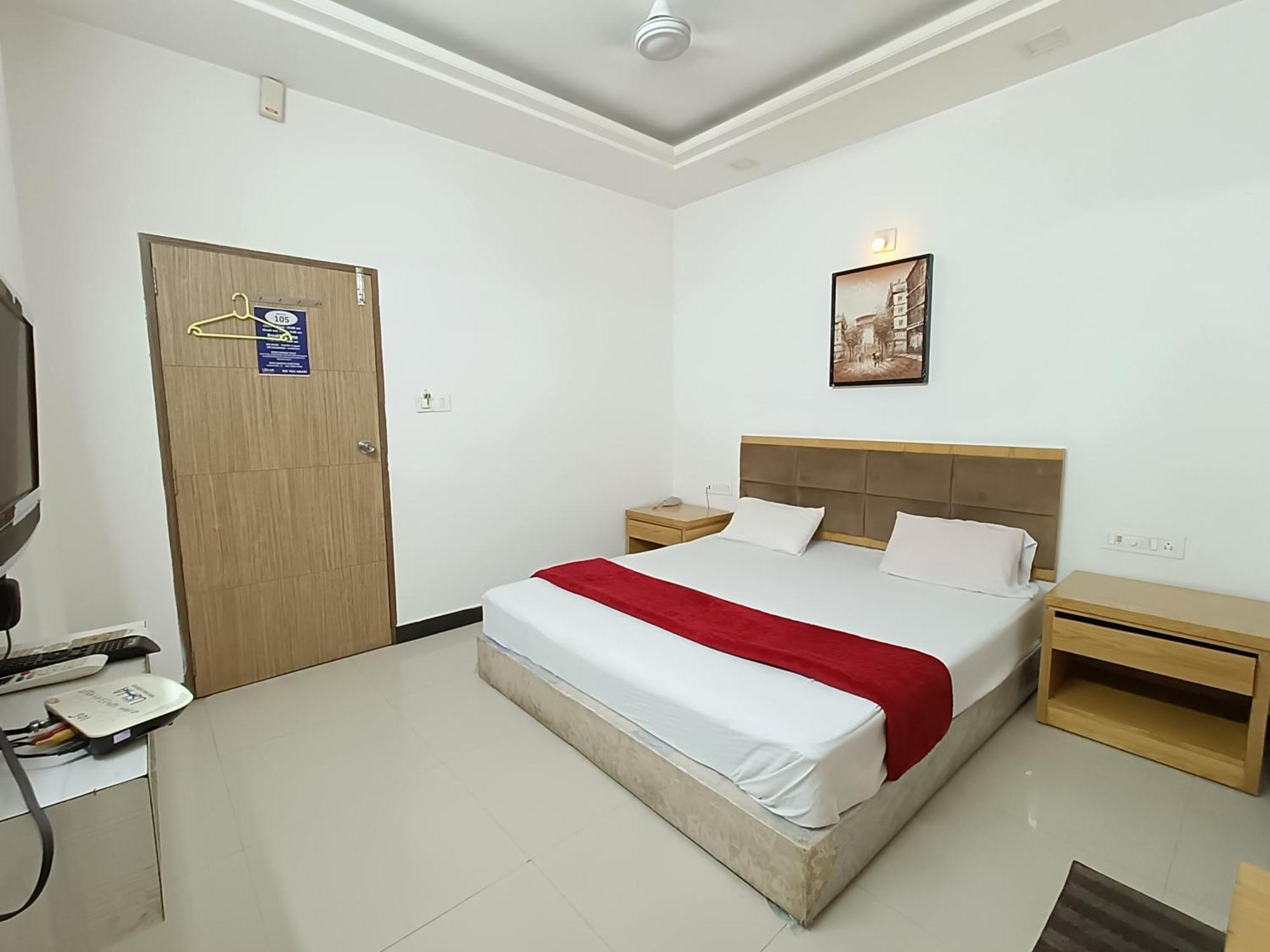 Stay Guru Usha Residency Bhuj Buitenkant foto