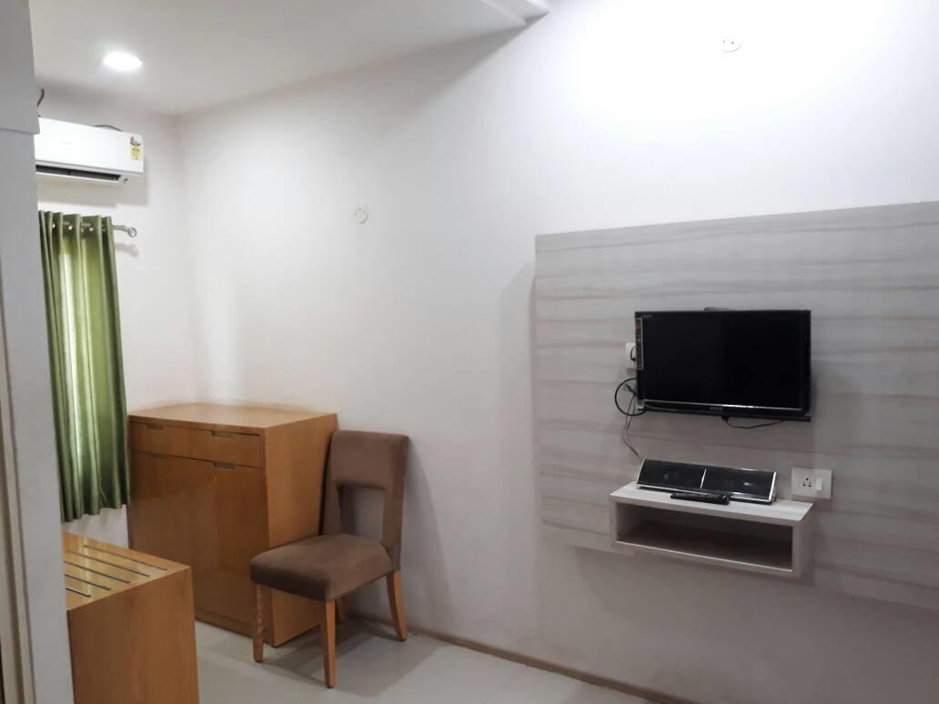 Stay Guru Usha Residency Bhuj Buitenkant foto