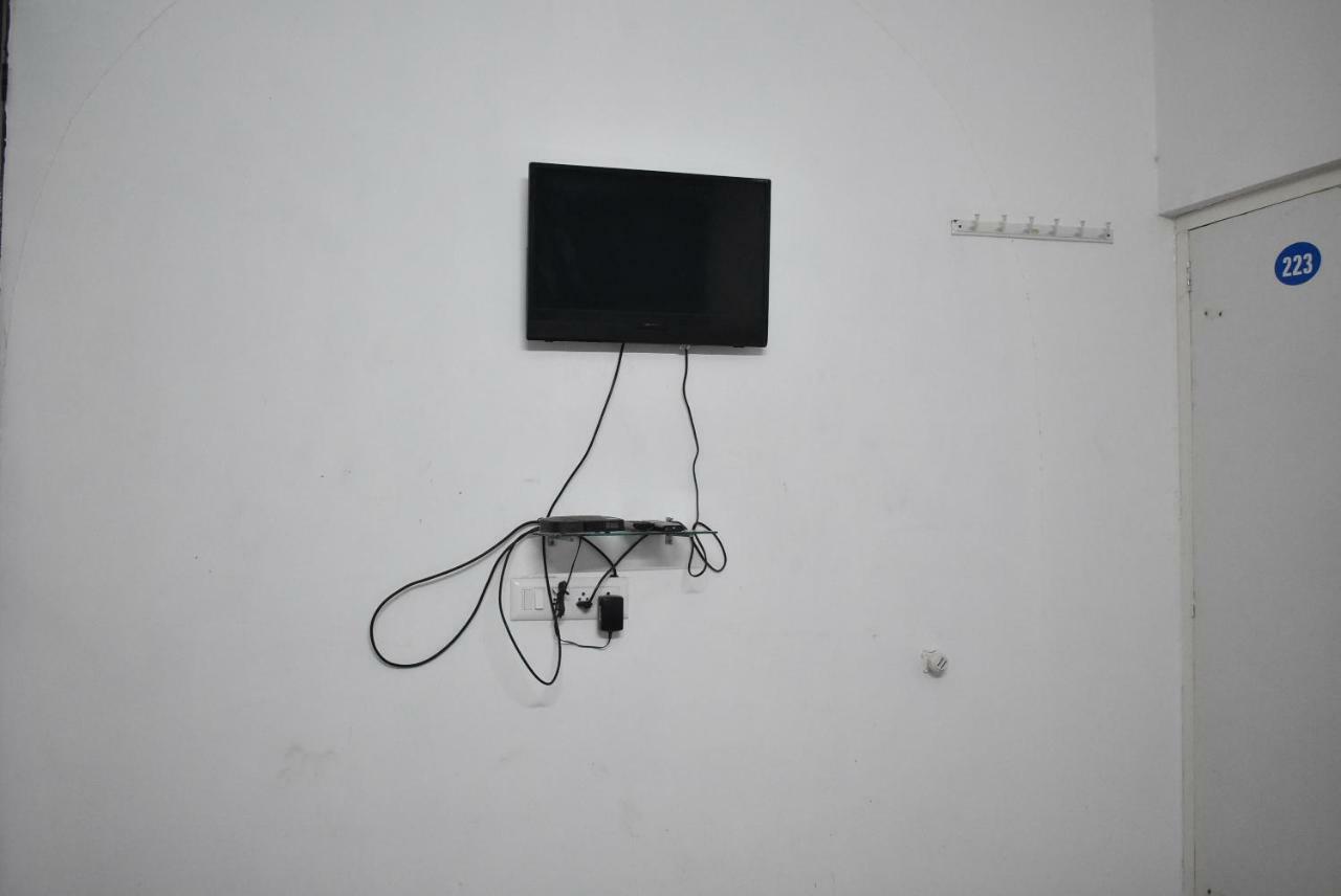 Stay Guru Usha Residency Bhuj Buitenkant foto